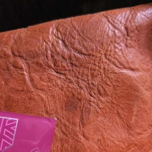 Il Bisonte Genuine Leather Crossbody In Warm Brown - Picture 2 of 10